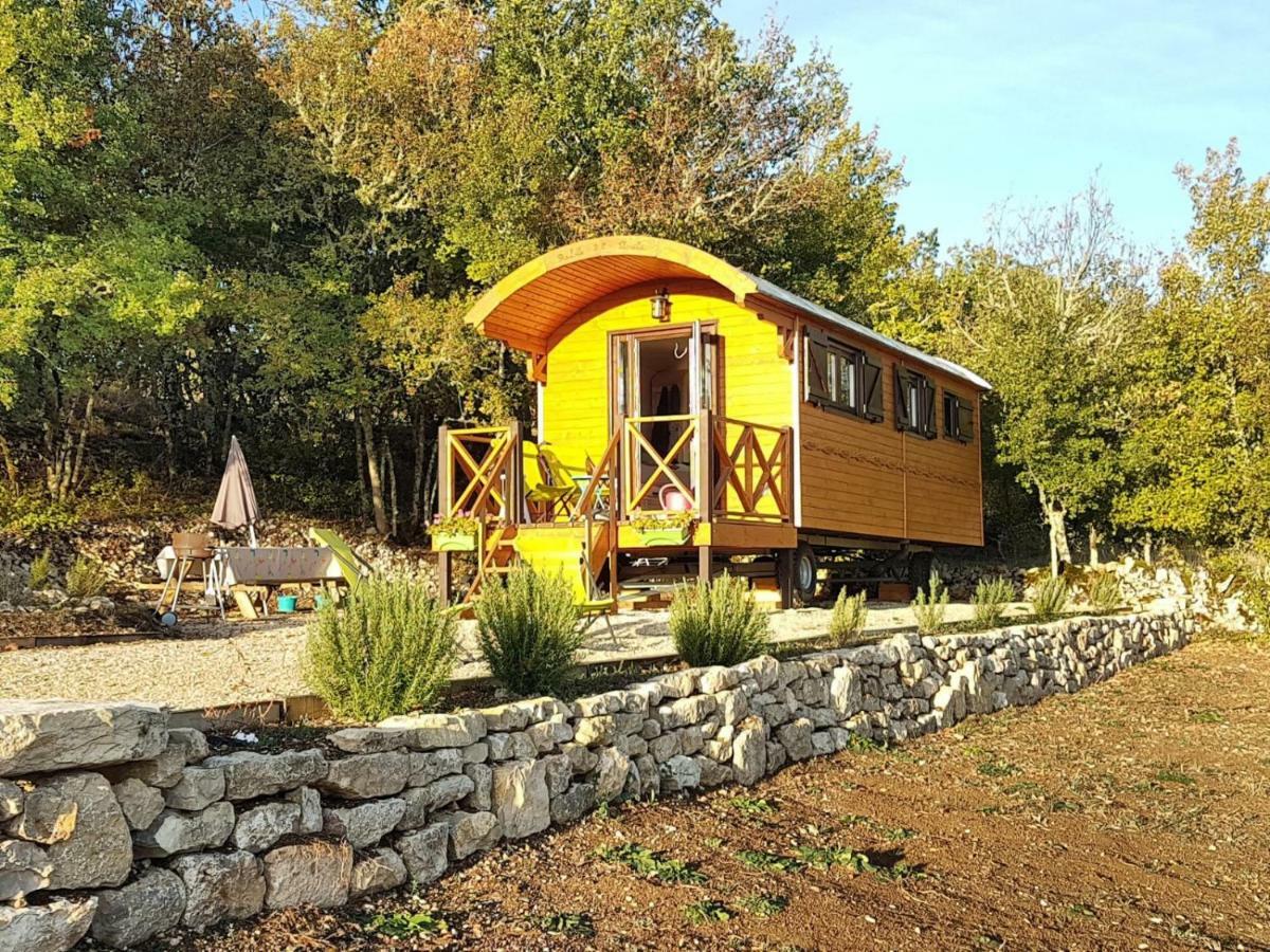 La Roulotte Clerelu - Du Domaine Des Ramonets Guest House Кахор Екстериор снимка