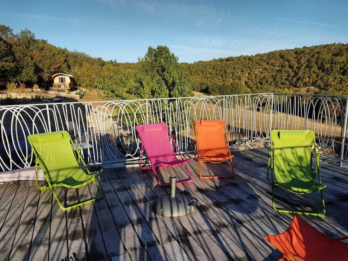 La Roulotte Clerelu - Du Domaine Des Ramonets Guest House Кахор Екстериор снимка